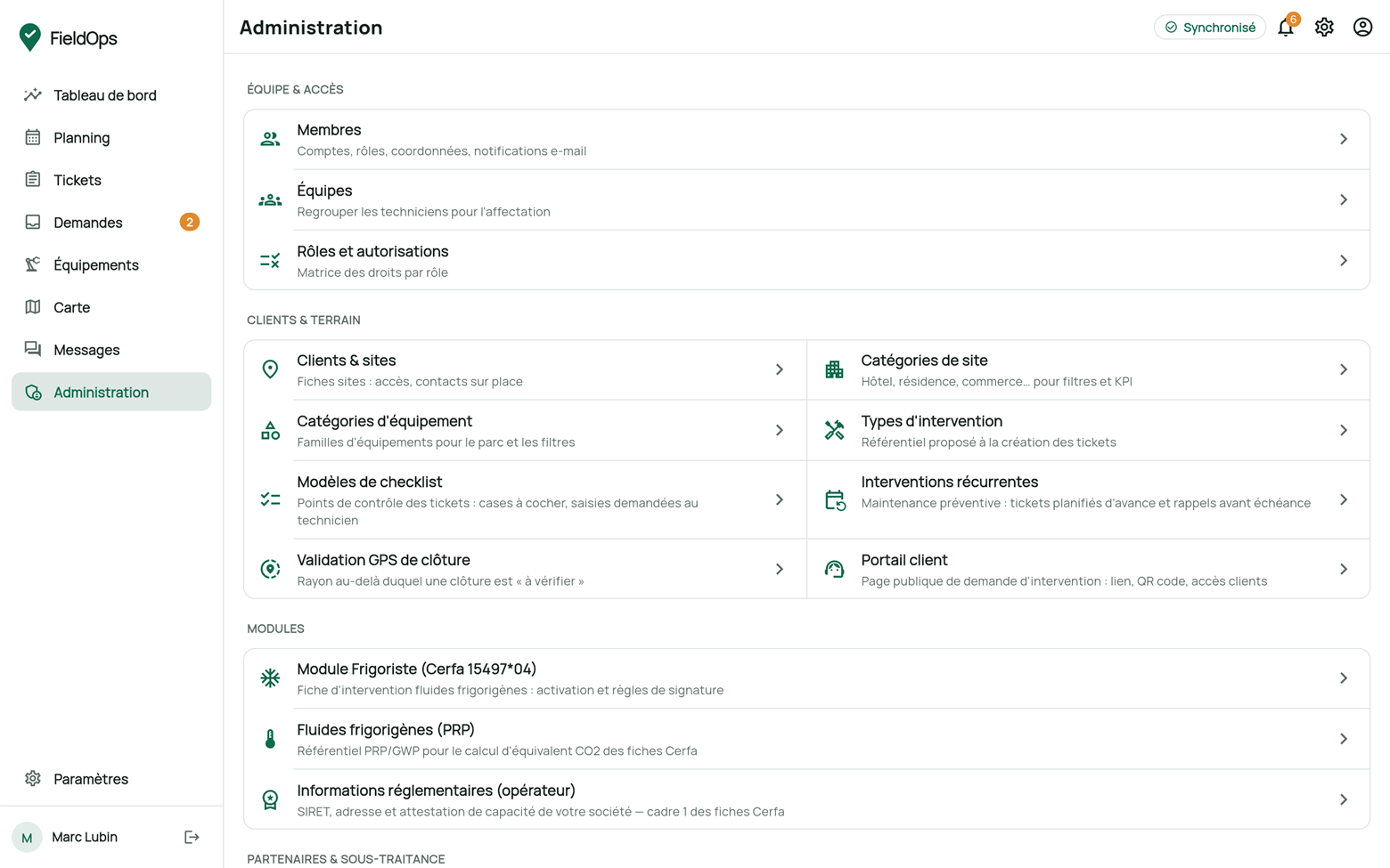 Hub Administration organisé en sections